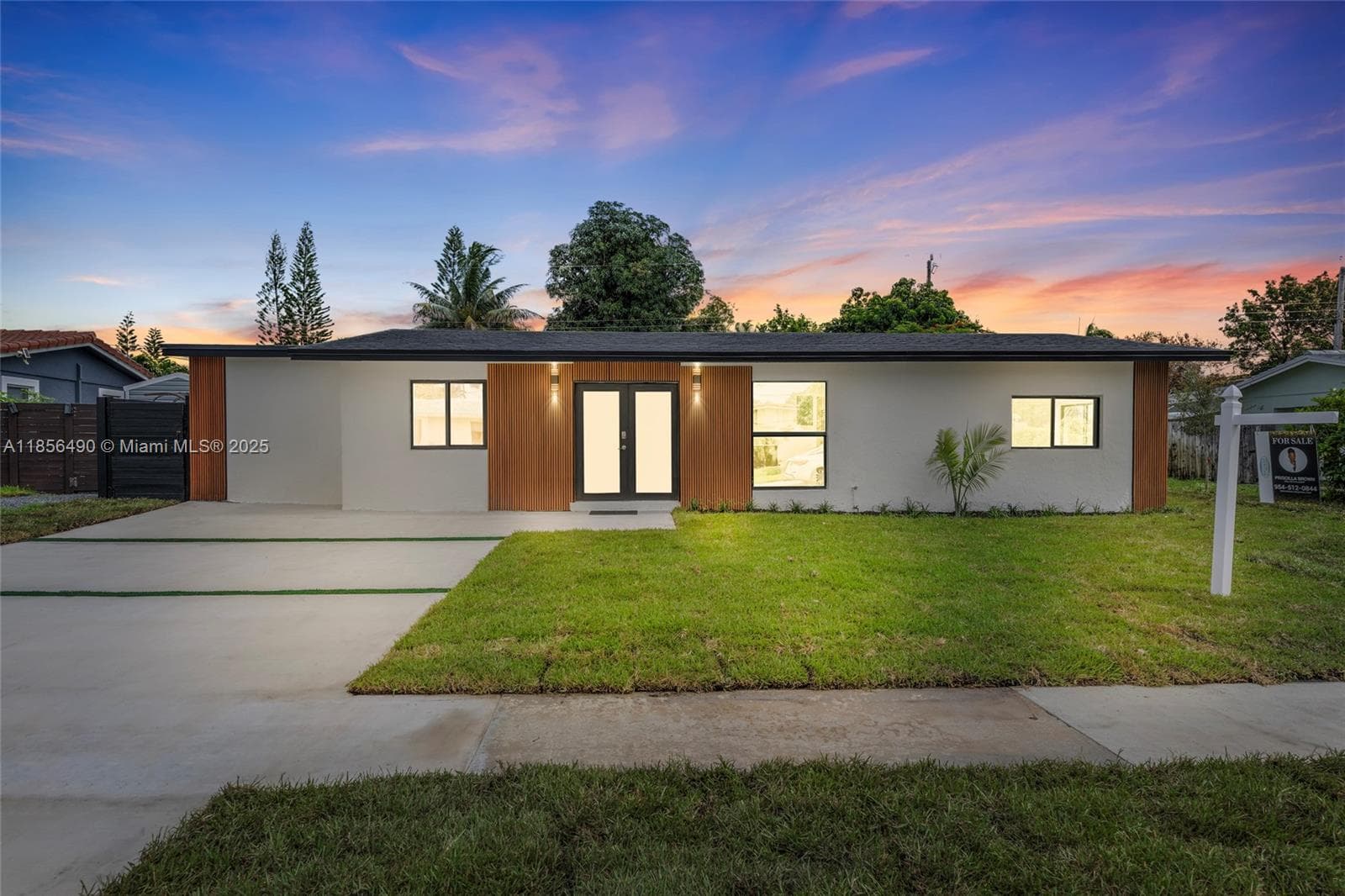 Single-family home at 949 SE 5th St, Deerfield Beach — photo 1