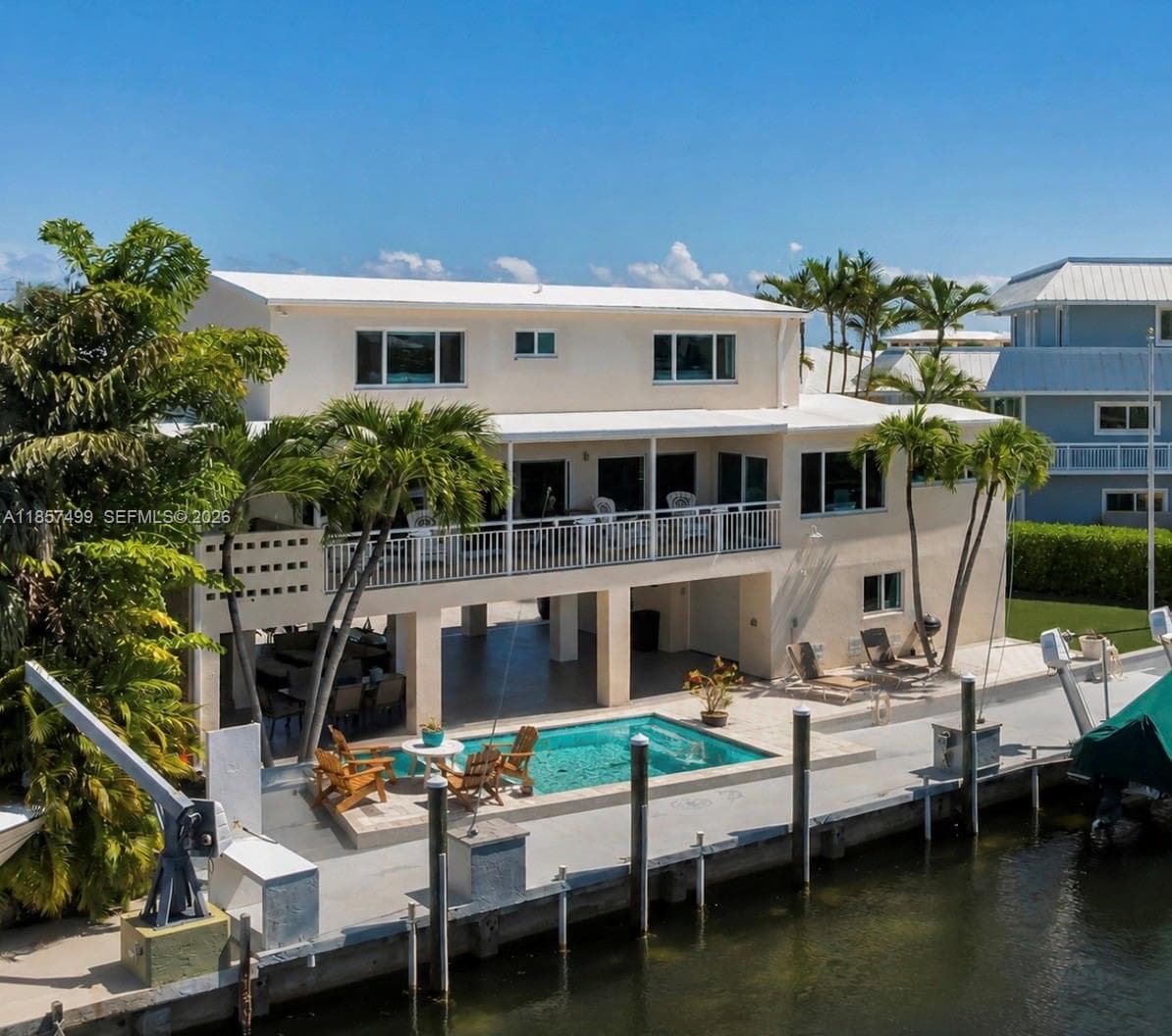 Single-family home at 122 Court Contessa, Islamorada, FL