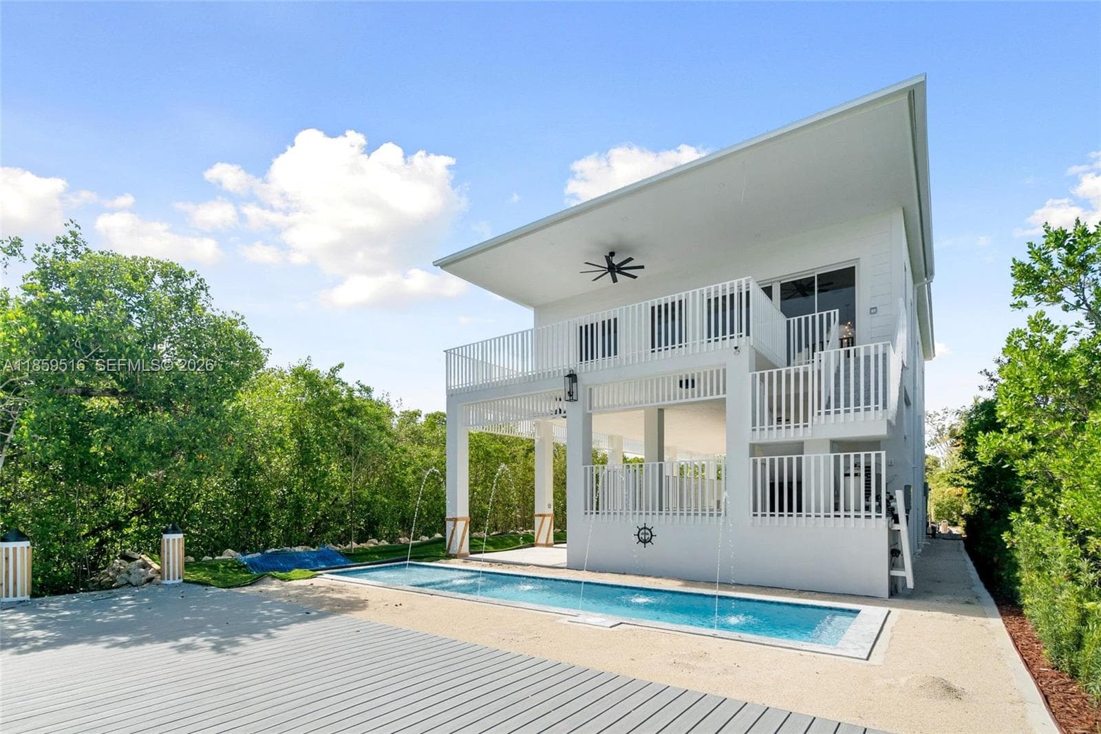 Single-family home at 862 Cardinal Ln, Key Largo, FL