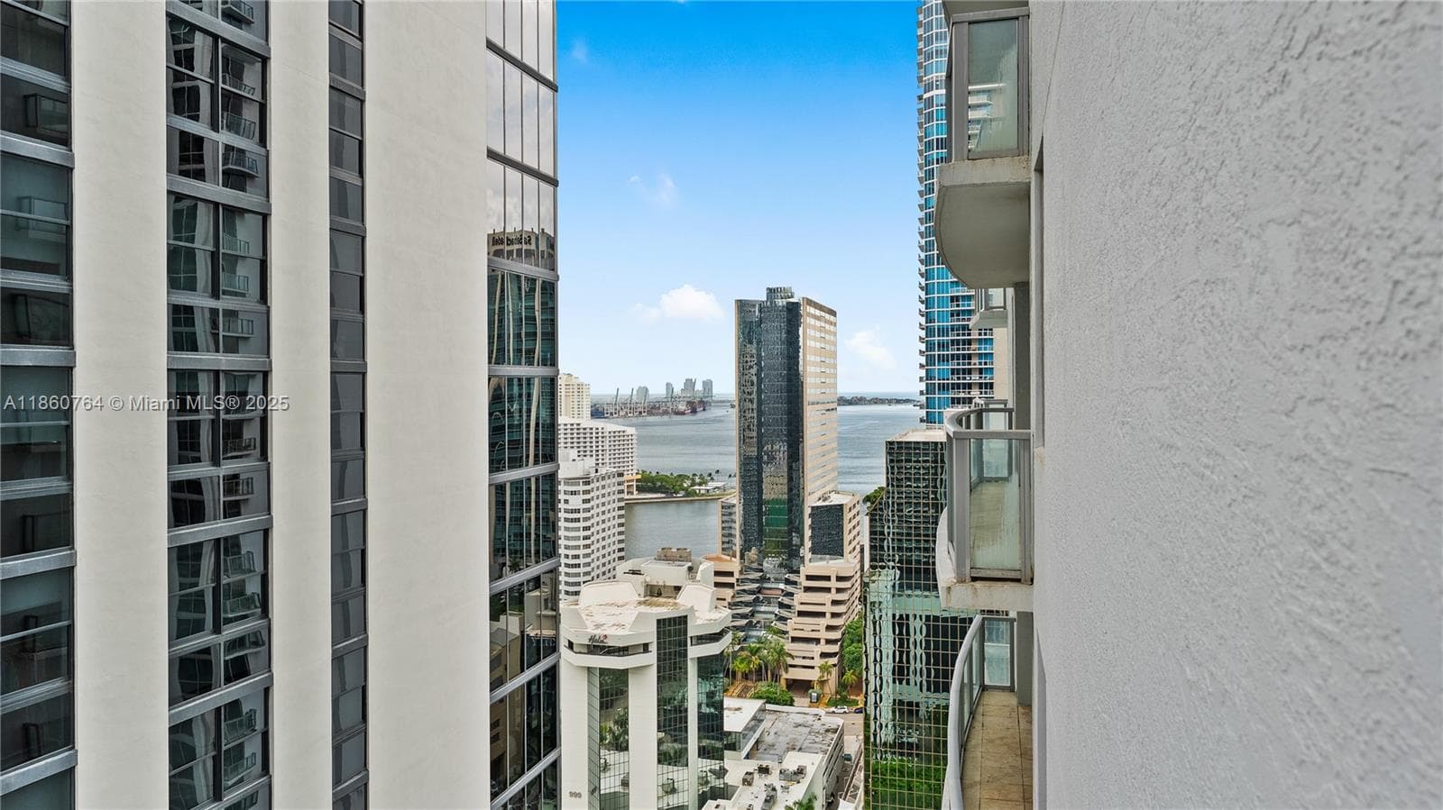 Condo at 1050 Brickell Ave, Miami — photo 3