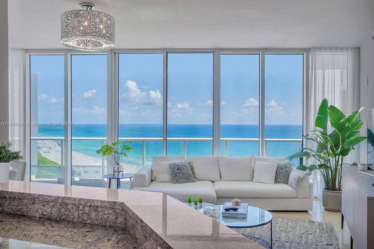 Condo at 100 S Pointe Dr, Miami Beach — photo 1