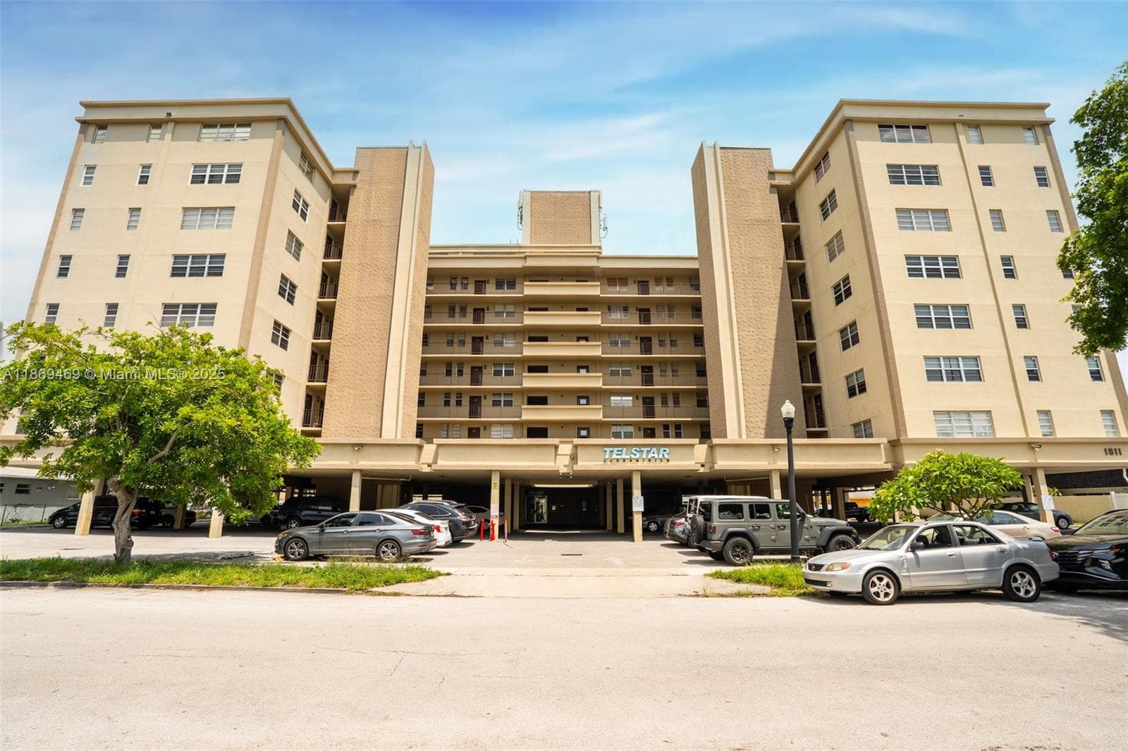 Condo at 1811 Jefferson St, Hollywood, FL