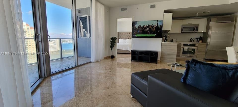 Condo at 1300 Brickell Bay Dr, Miami, FL