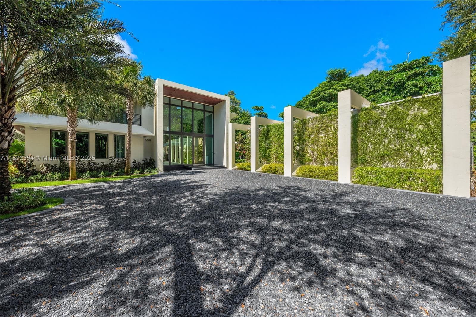 Single-family home at 9440 Old Cutler Ln, Coral Gables, FL