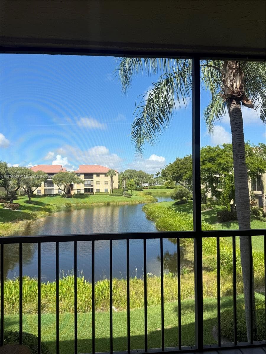 Condo at 5147 Europa Dr, Boynton Beach, FL
