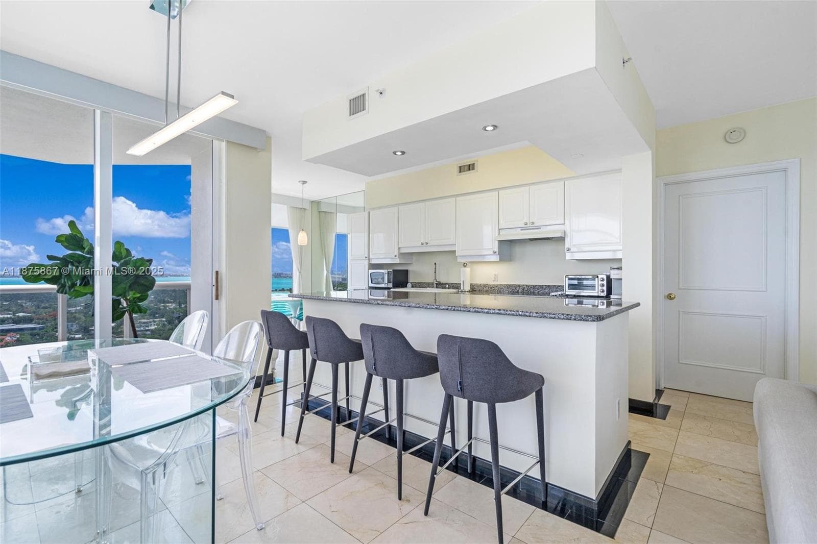Condo at 4779 Collins Ave, Miami Beach — photo 3