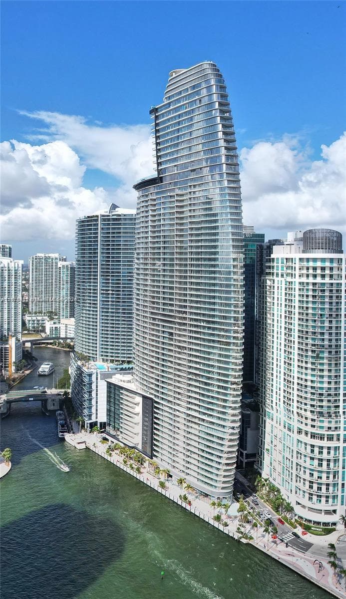 Condo at 300 Biscayne Blvd Way, Miami, FL