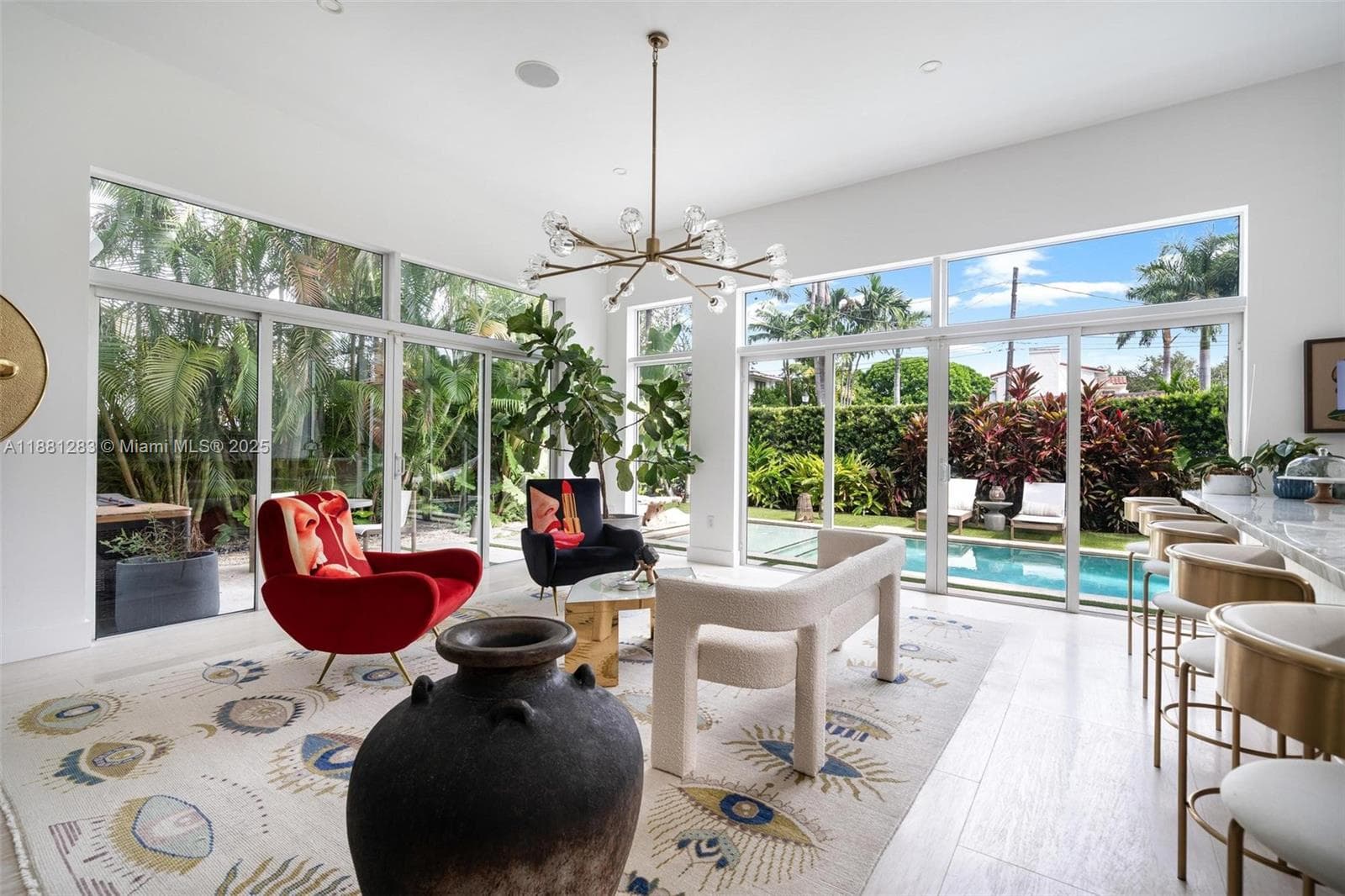 Single-family home at 520 E Dilido Dr, Miami Beach — photo 1