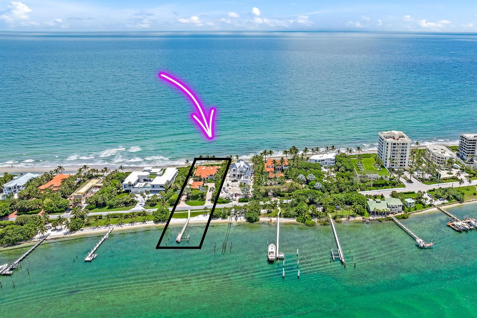 Single-family home at 613 S Beach Road, Jupiter, FL