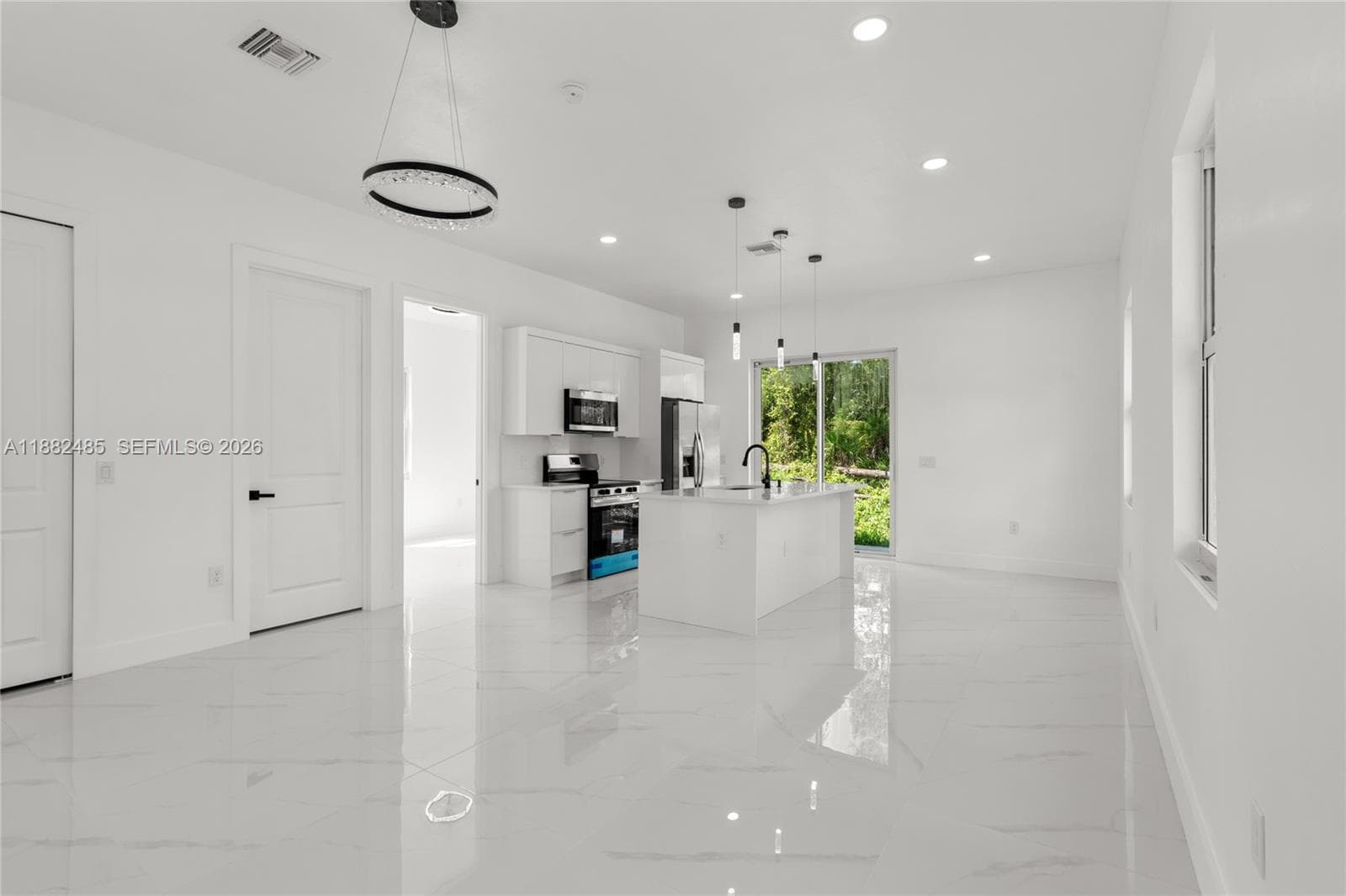 Single-family home at 936 Anthony E, Lehigh Acres — photo 3