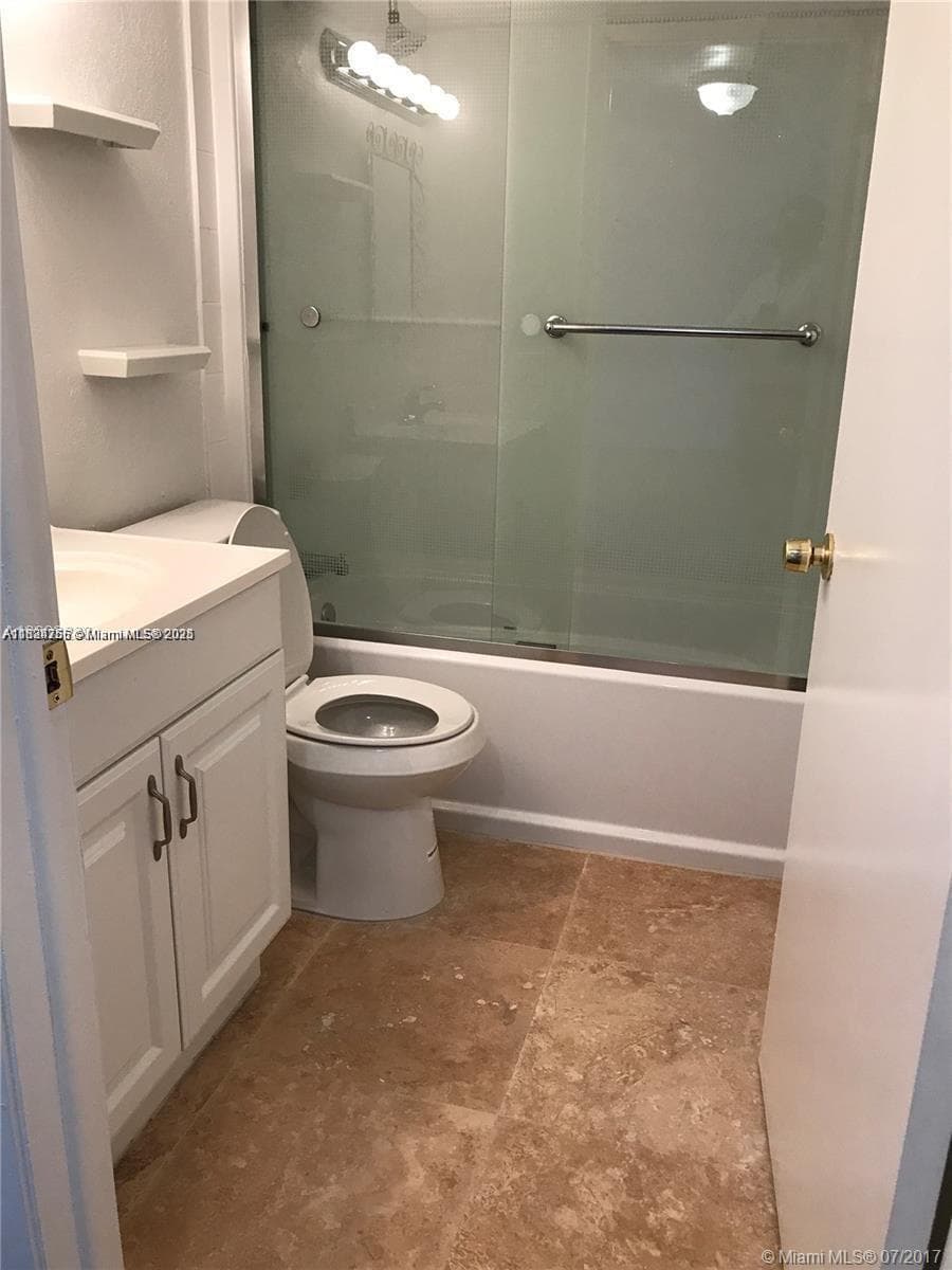 Condo at 10288 NW 9th St Cir, Miami, FL