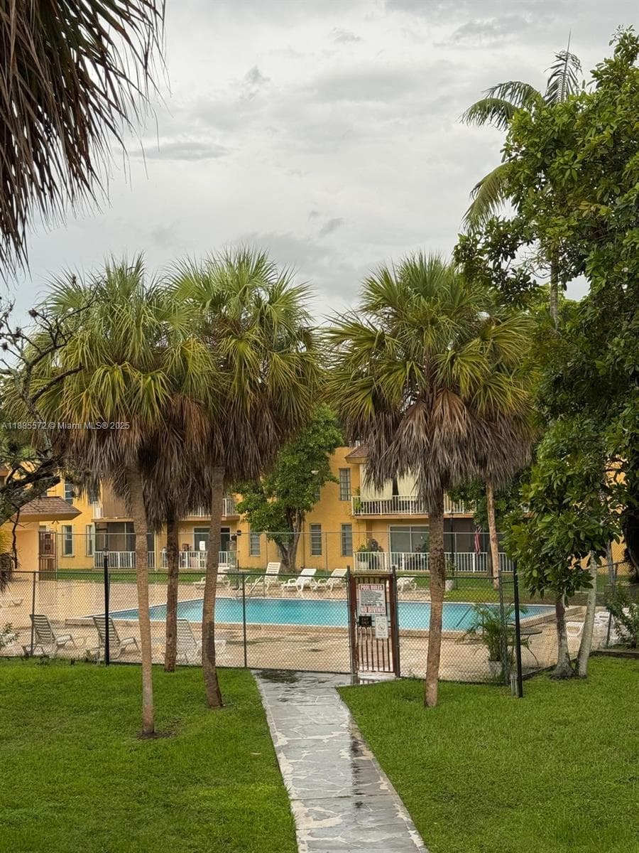 Condo at 13700 SW 62nd St, Miami, FL