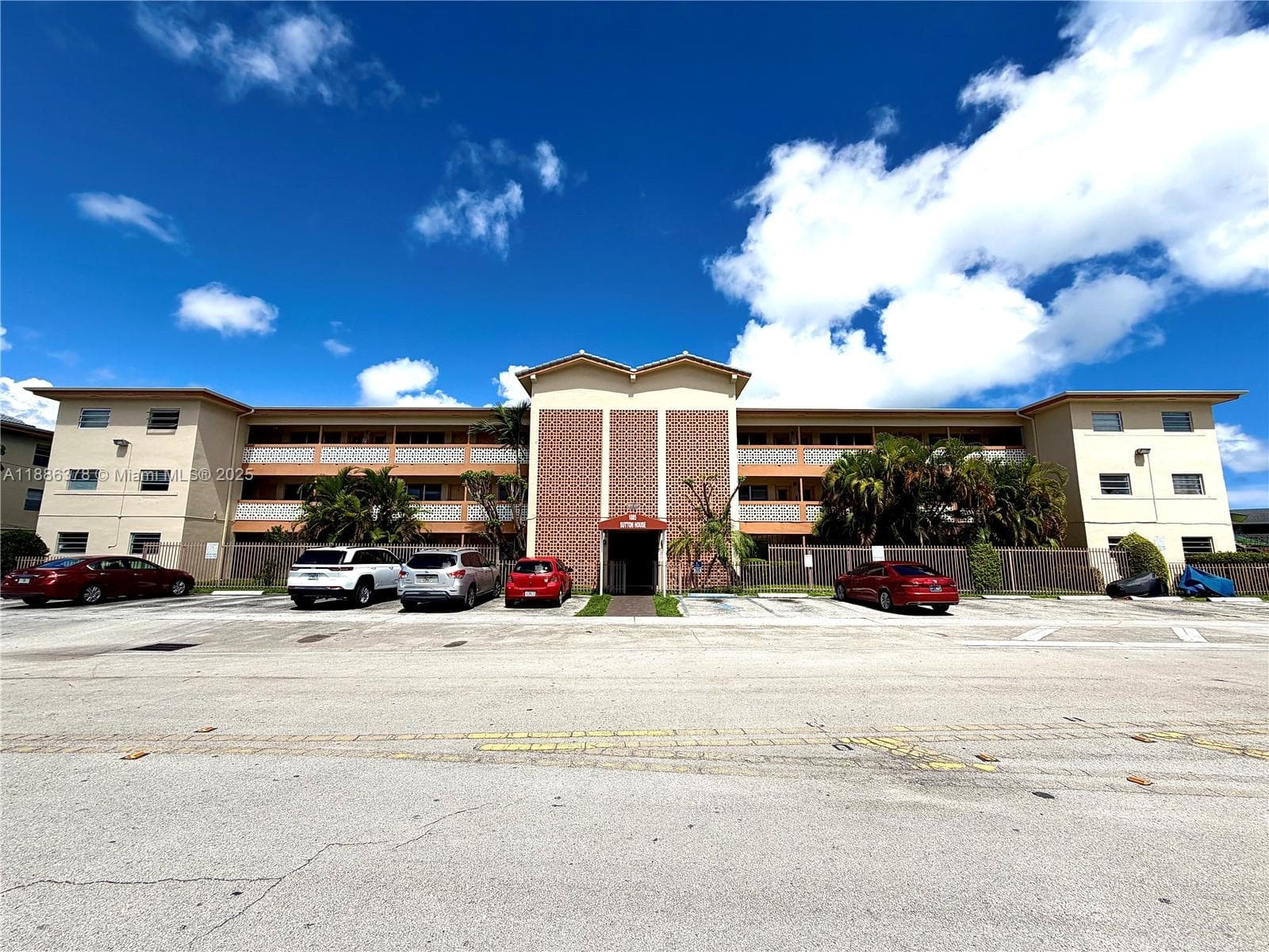 Condo at 1885 NE 121st St, North Miami, FL