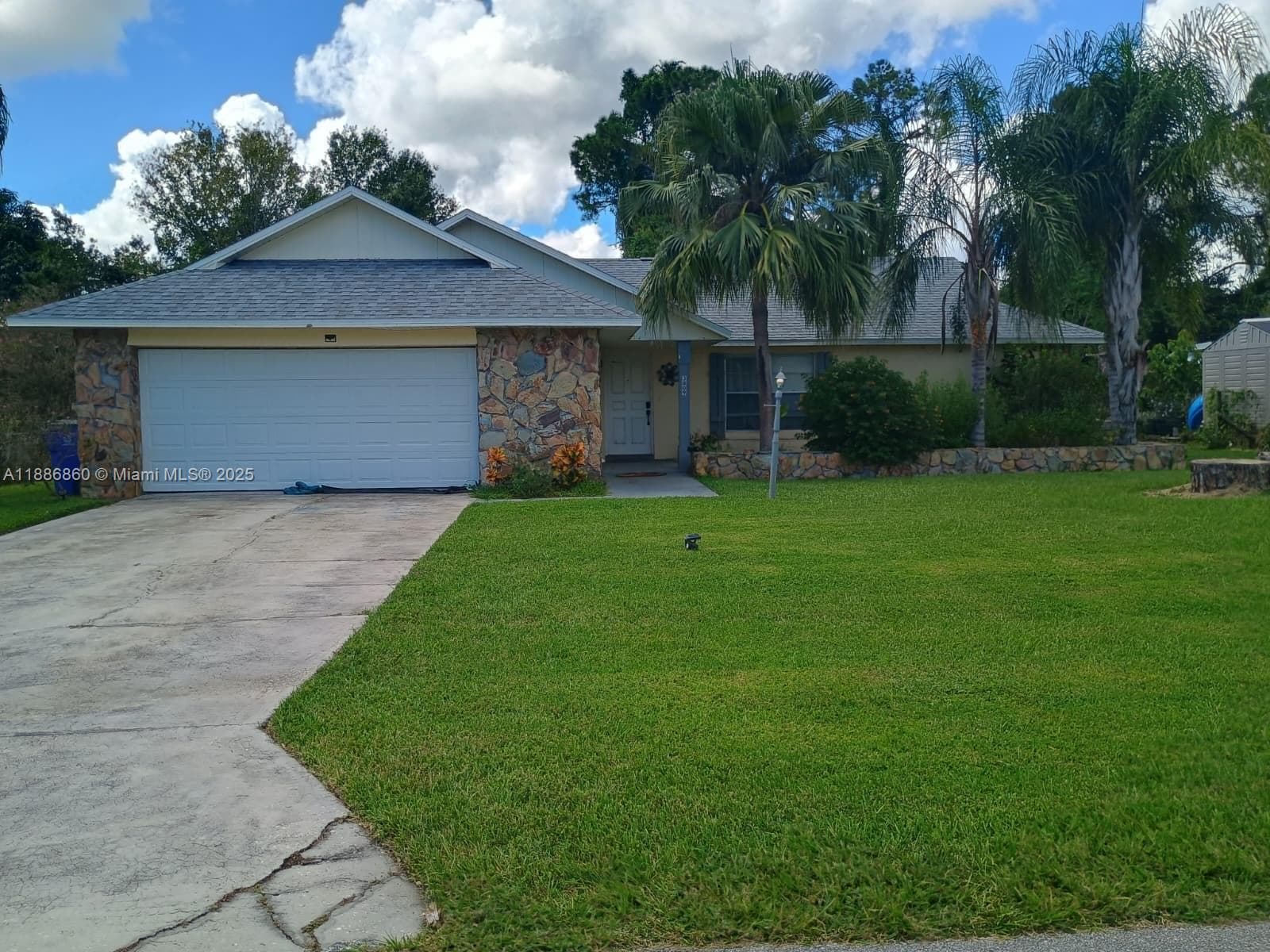 Single-family home at 3809 palazzo, Sebring, FL