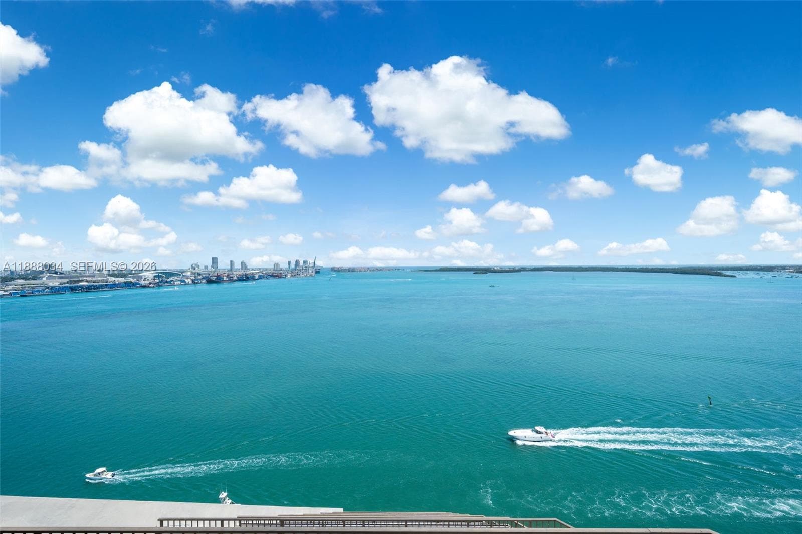 Condo en 520 Brickell Key Drive, Miami — foto 1