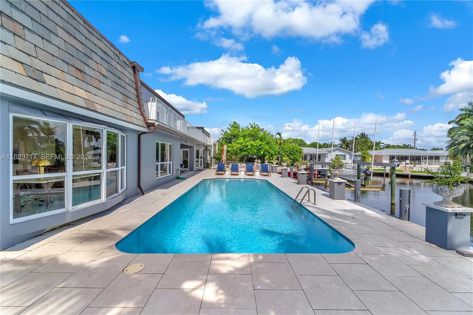 Single-family home at 4440 NE 23rd Ave, Lighthouse Point, FL
