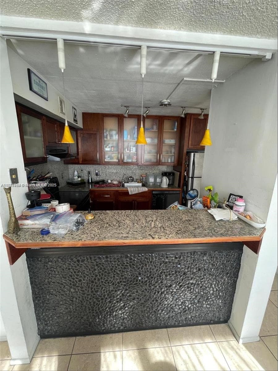 Condo at 9460 Live Oak Pl, Davie — photo 3