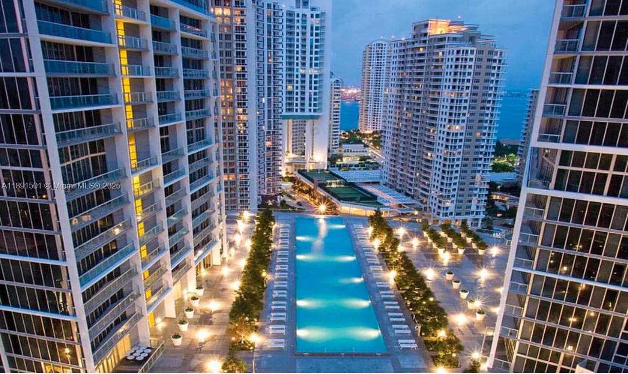 Condo at 495 Brickell Ave, Miami — photo 1