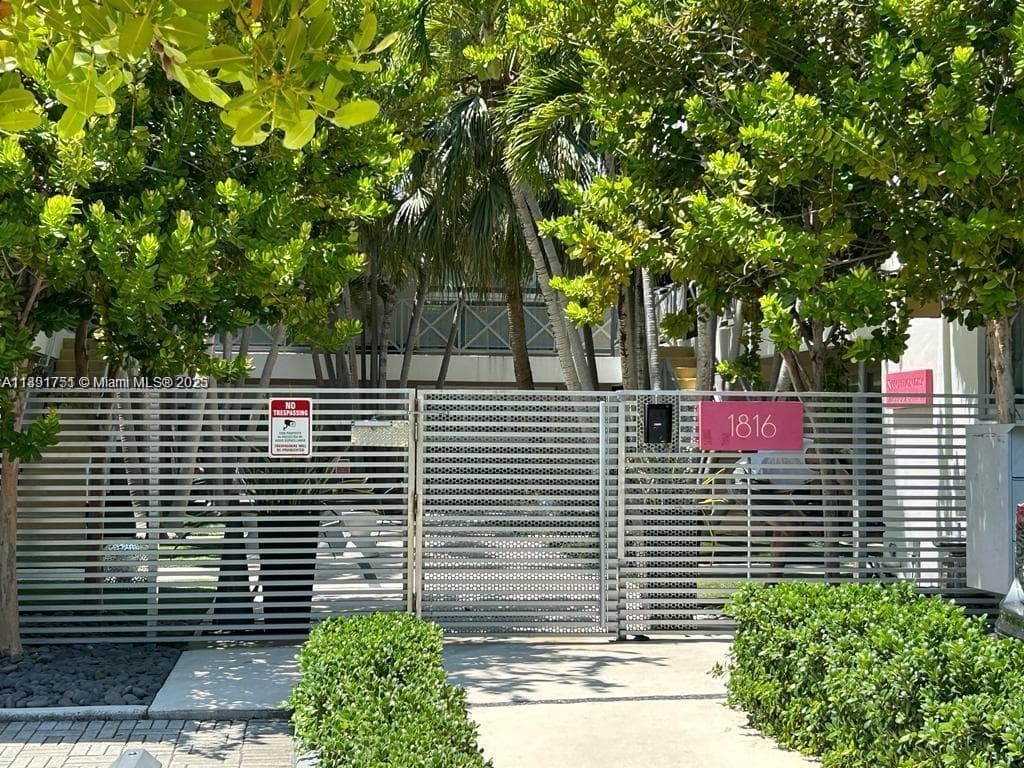 Condo at 1816 Meridian Ave, Miami Beach, FL