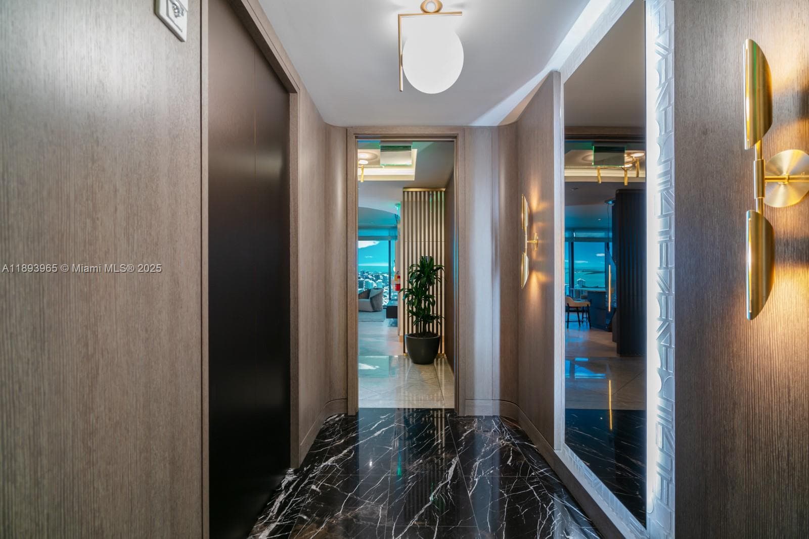 Condo at 300 N Biscayne Blvd, Miami, FL