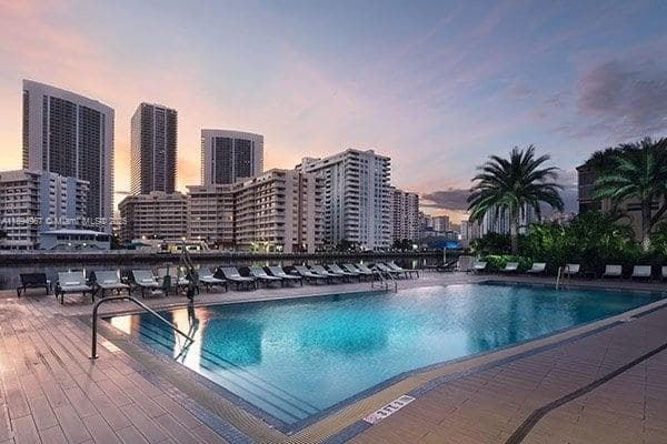 Condo at 2602 E Hallandale Beach Blvd, Hallandale Beach — photo 3