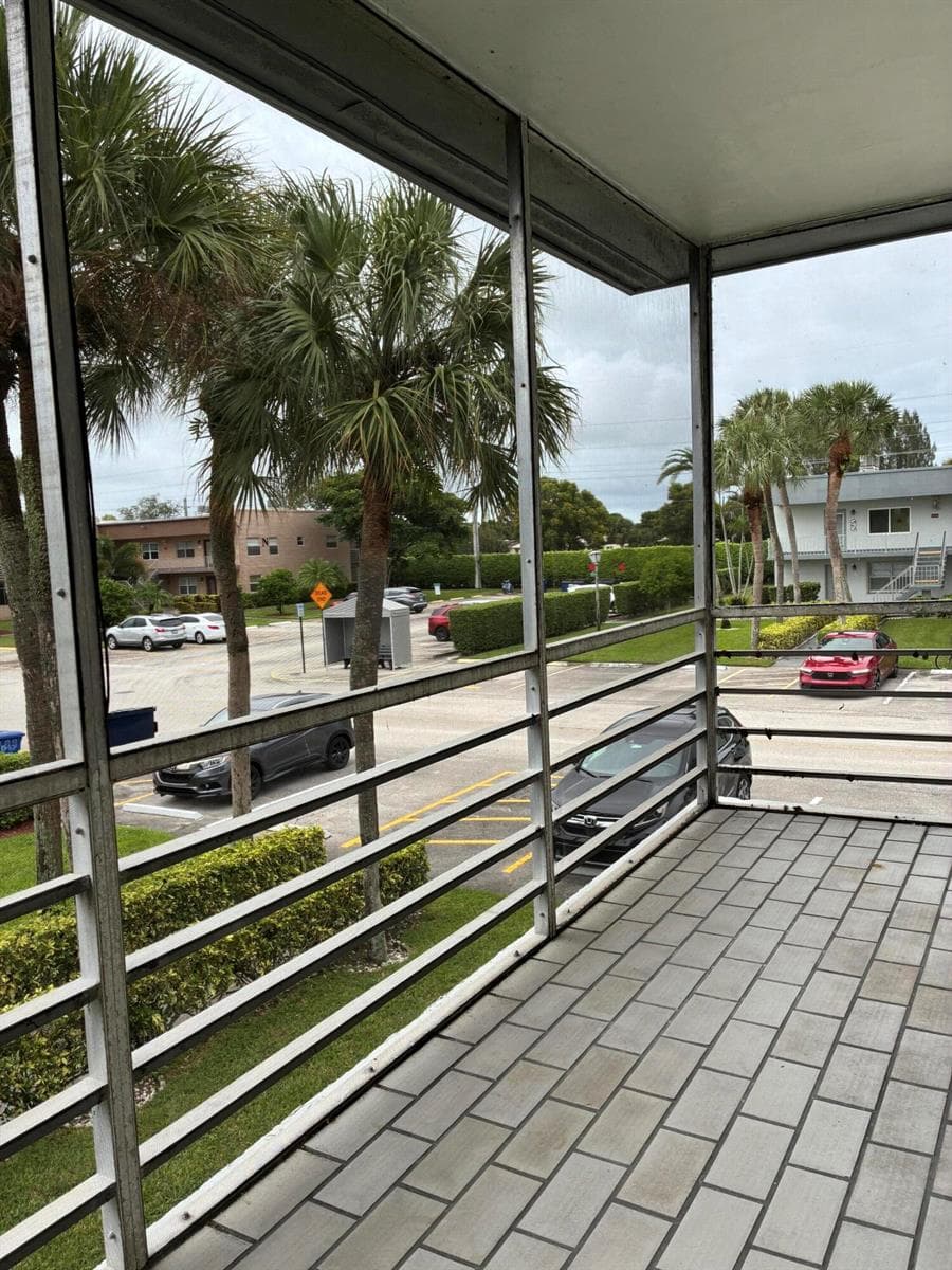 Condo at 574 Burgundy L, Delray Beach, FL