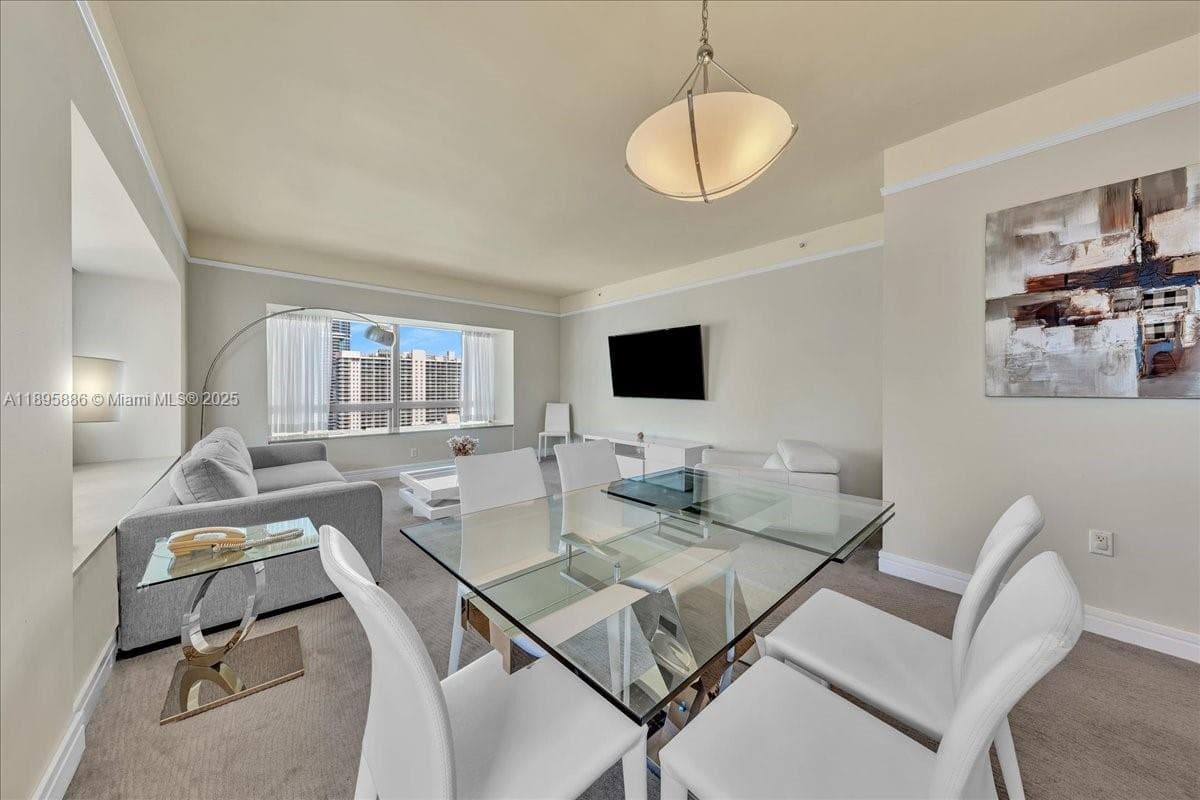 Condo at 1435 Brickell Ave, Miami — photo 3