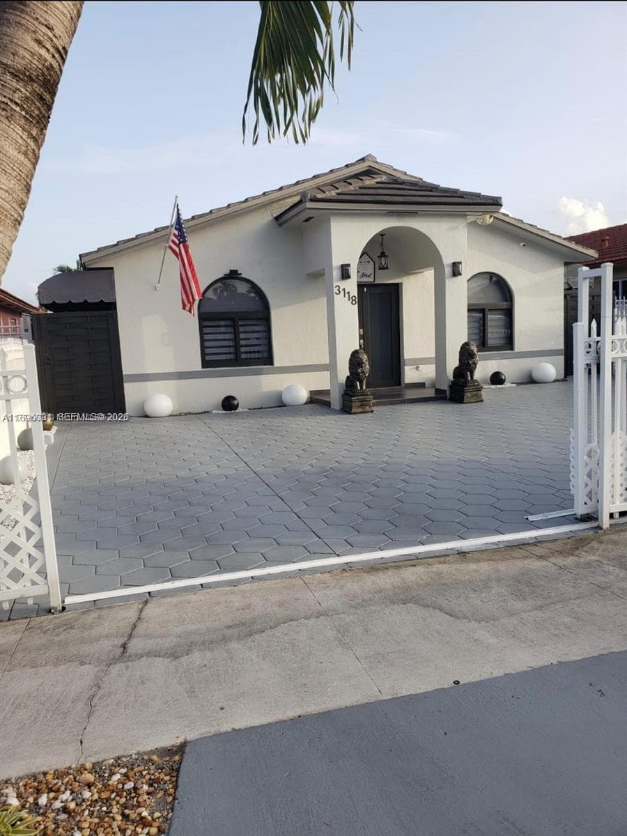 Single-family home en 3118 W 71st Pl, Hialeah — foto 2