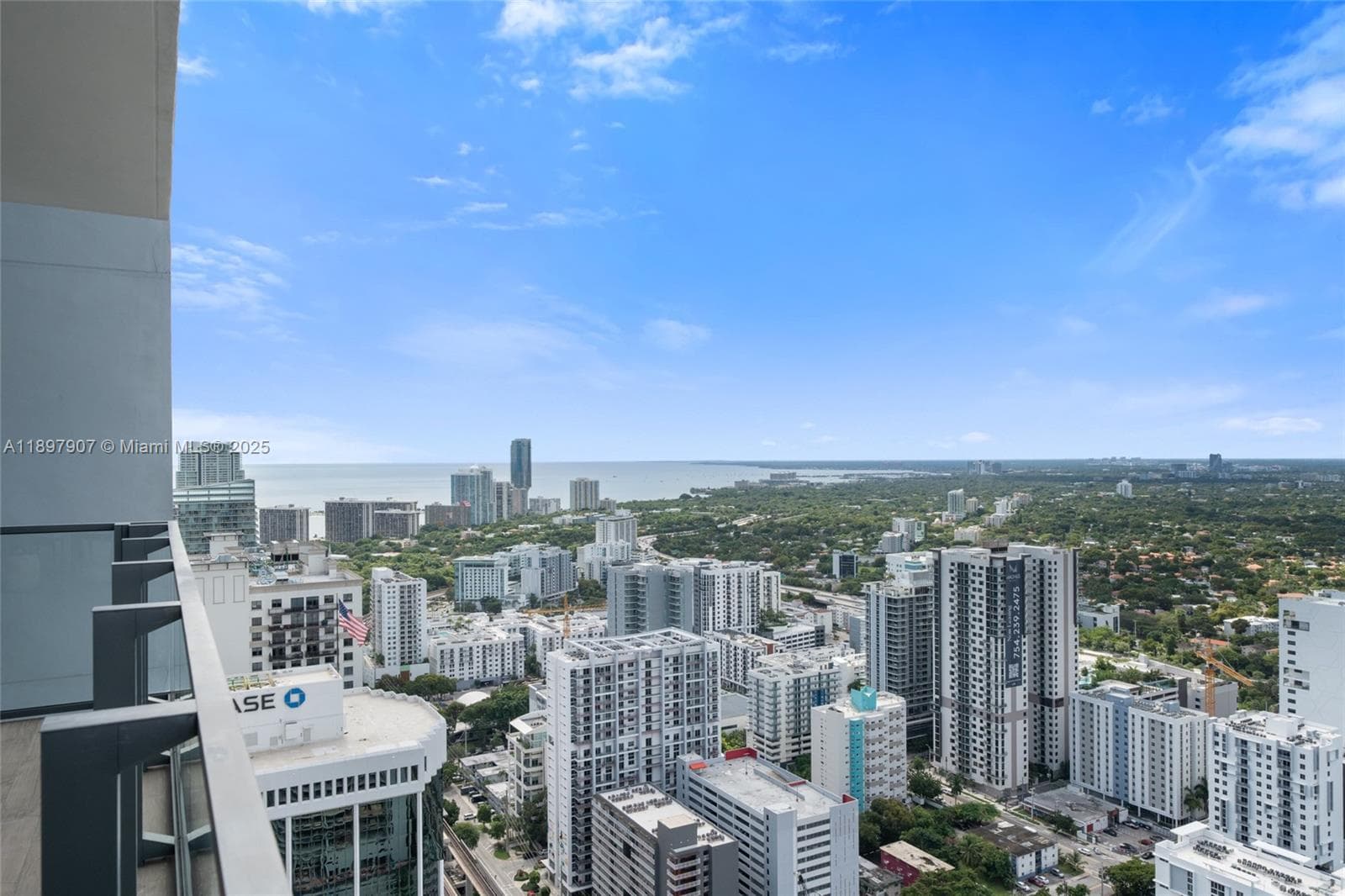 Condo en 88 SW 7th St, Miami — foto 1
