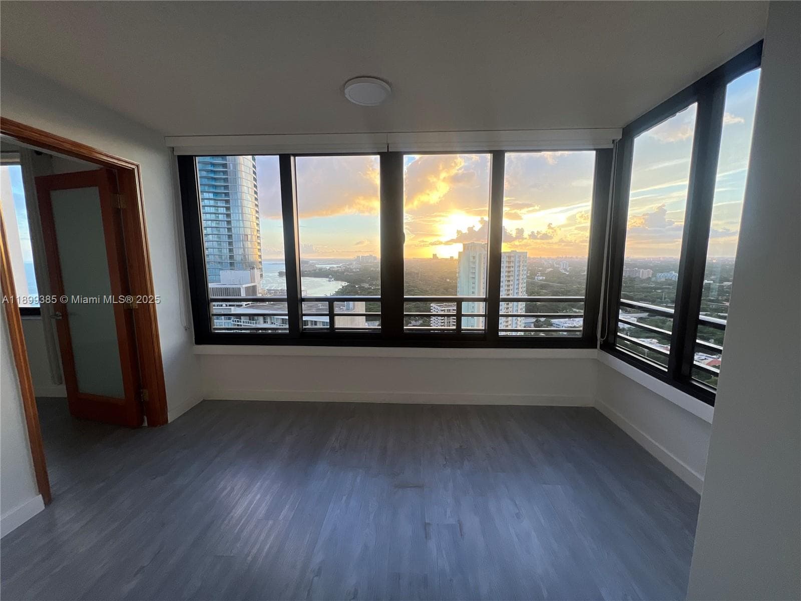 Condo at 2333 Brickell Ave, Miami — photo 3