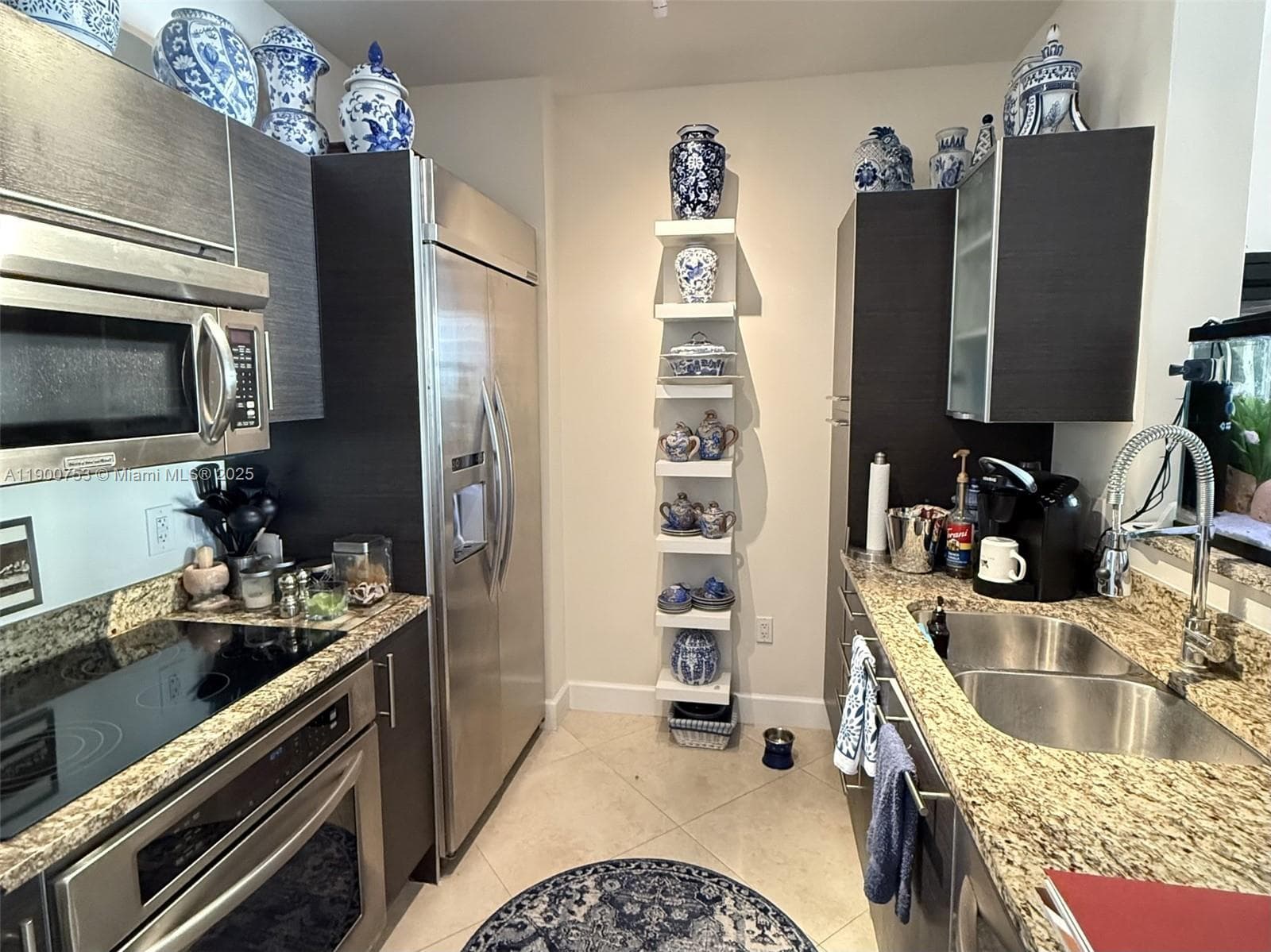 Condo at 550 Okeechobee Blvd, West Palm Beach — photo 3
