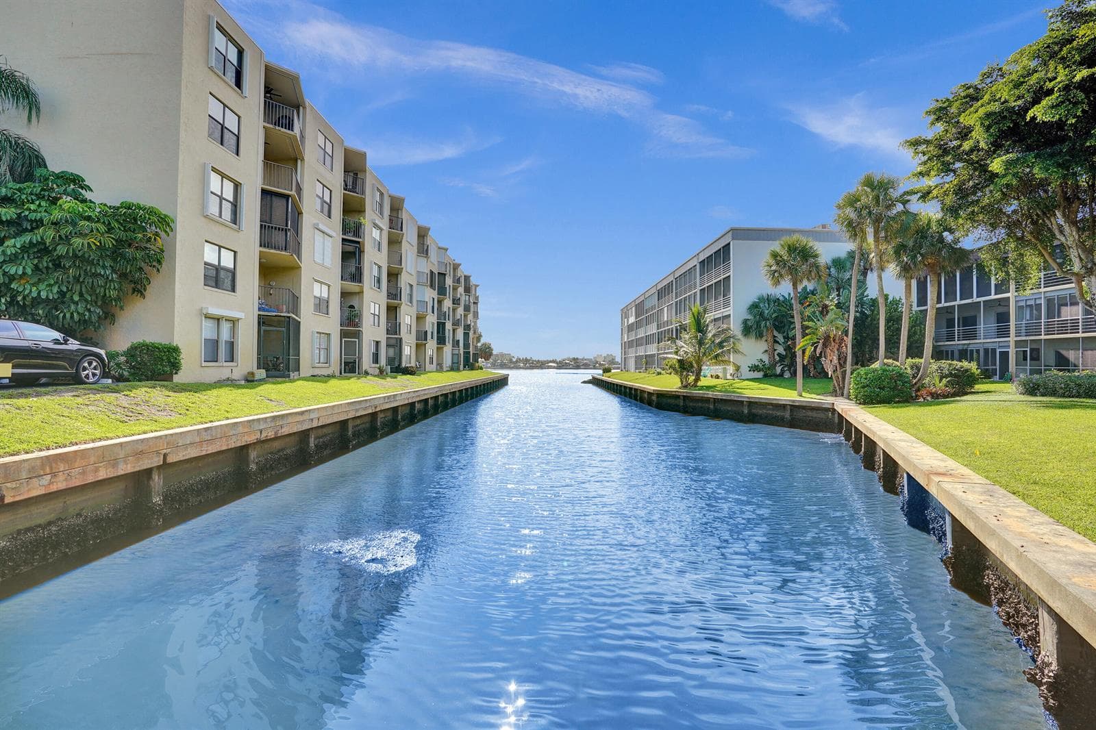 Condo at 890 N Federal Highway, Lantana, FL