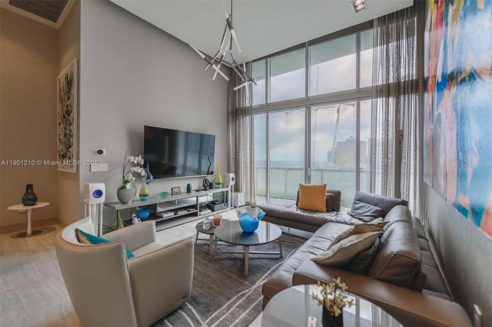 Condo at 495 Brickell Ave, Miami — photo 2