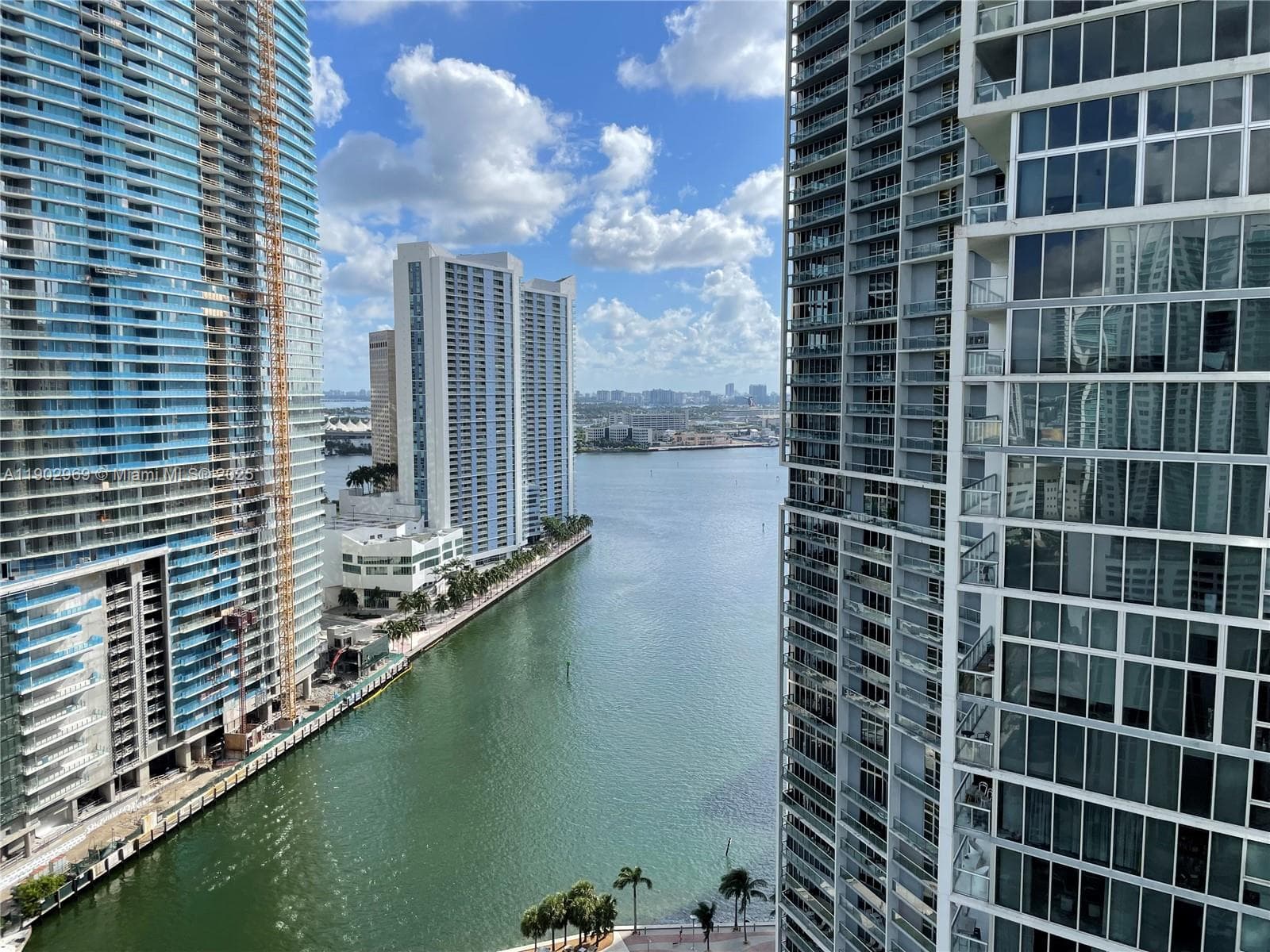 Condo at 485 Brickell Ave, Miami — photo 1