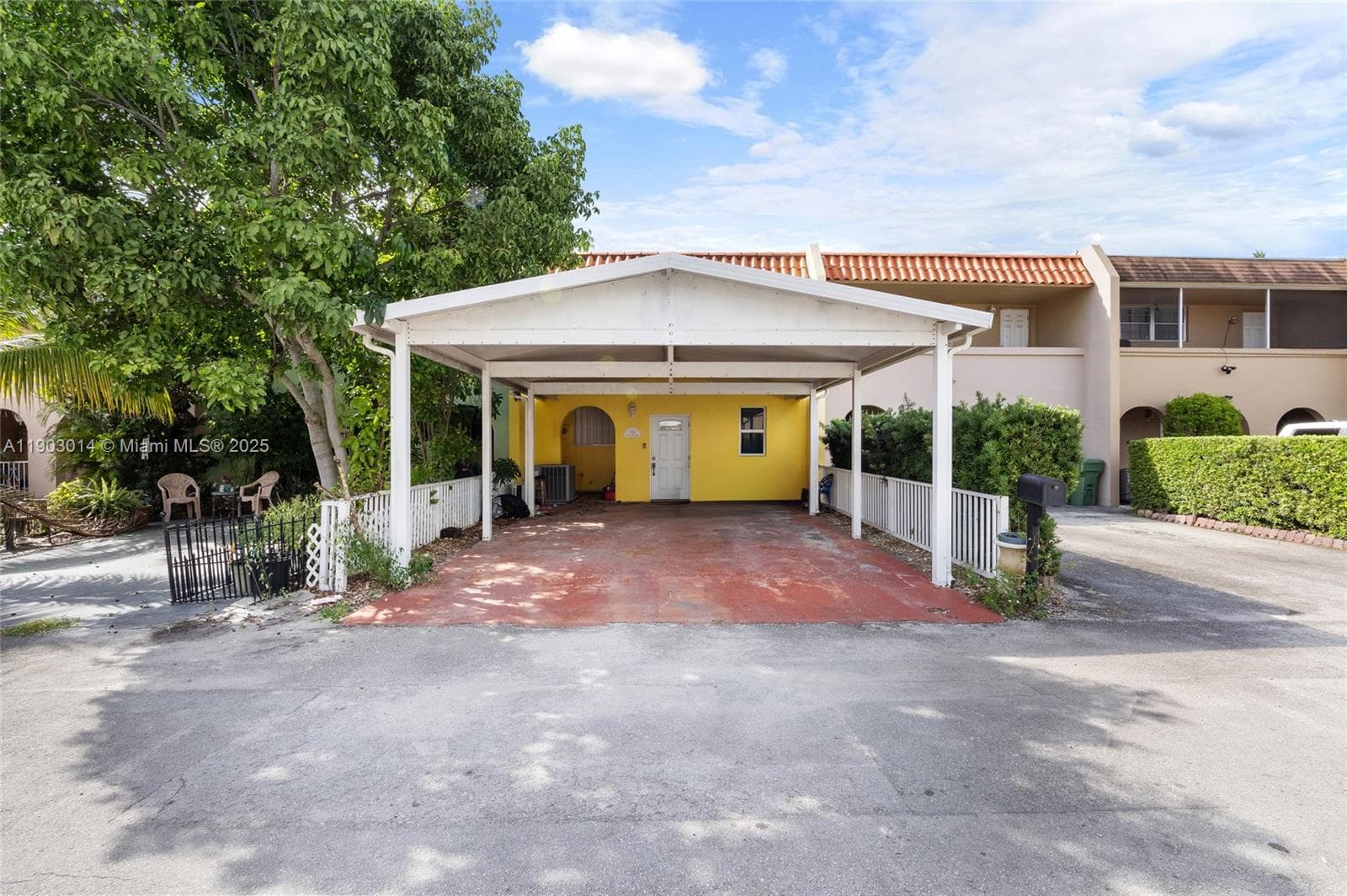 Townhouse at 7144 W 2nd Ln, Hialeah, FL