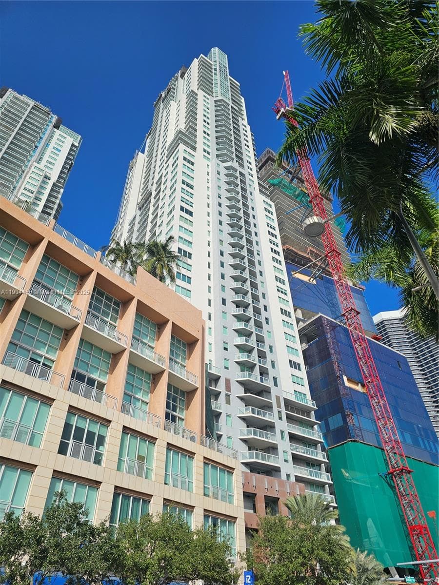 Condo at 244 Biscayne Blvd, Miami — photo 2