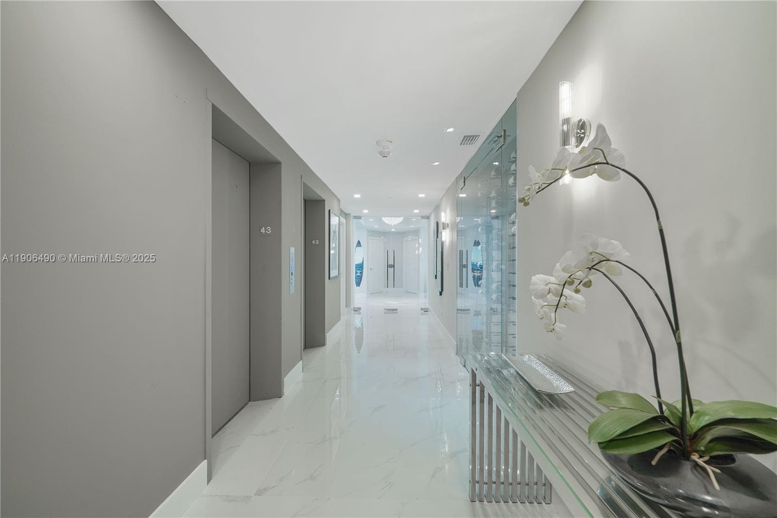 Condo at 300 S Pointe Dr, Miami Beach — photo 2