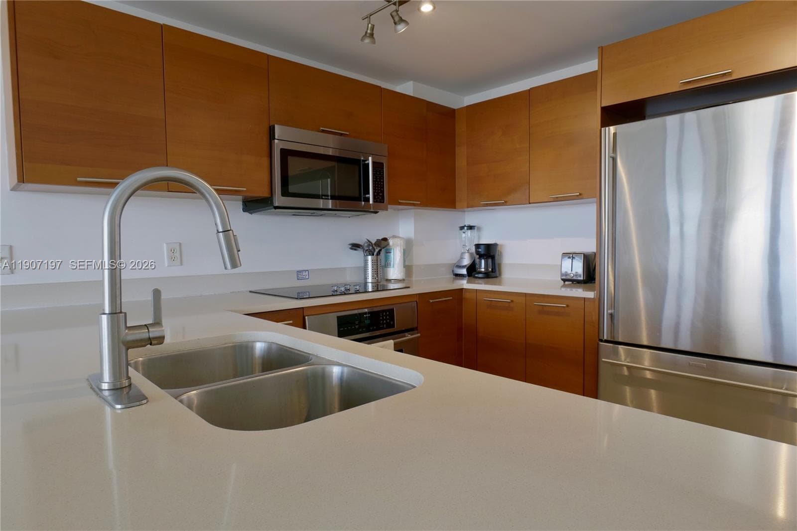 Condo at 3250 NE 1st Ave, Miami — photo 2