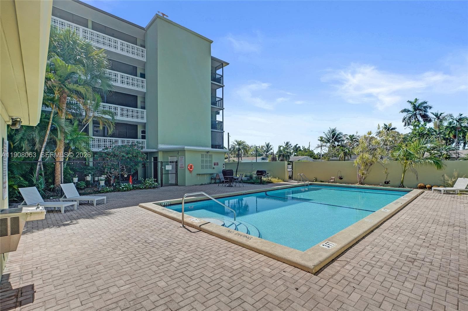 Condo en 1425 Arthur St, Hollywood — foto 1