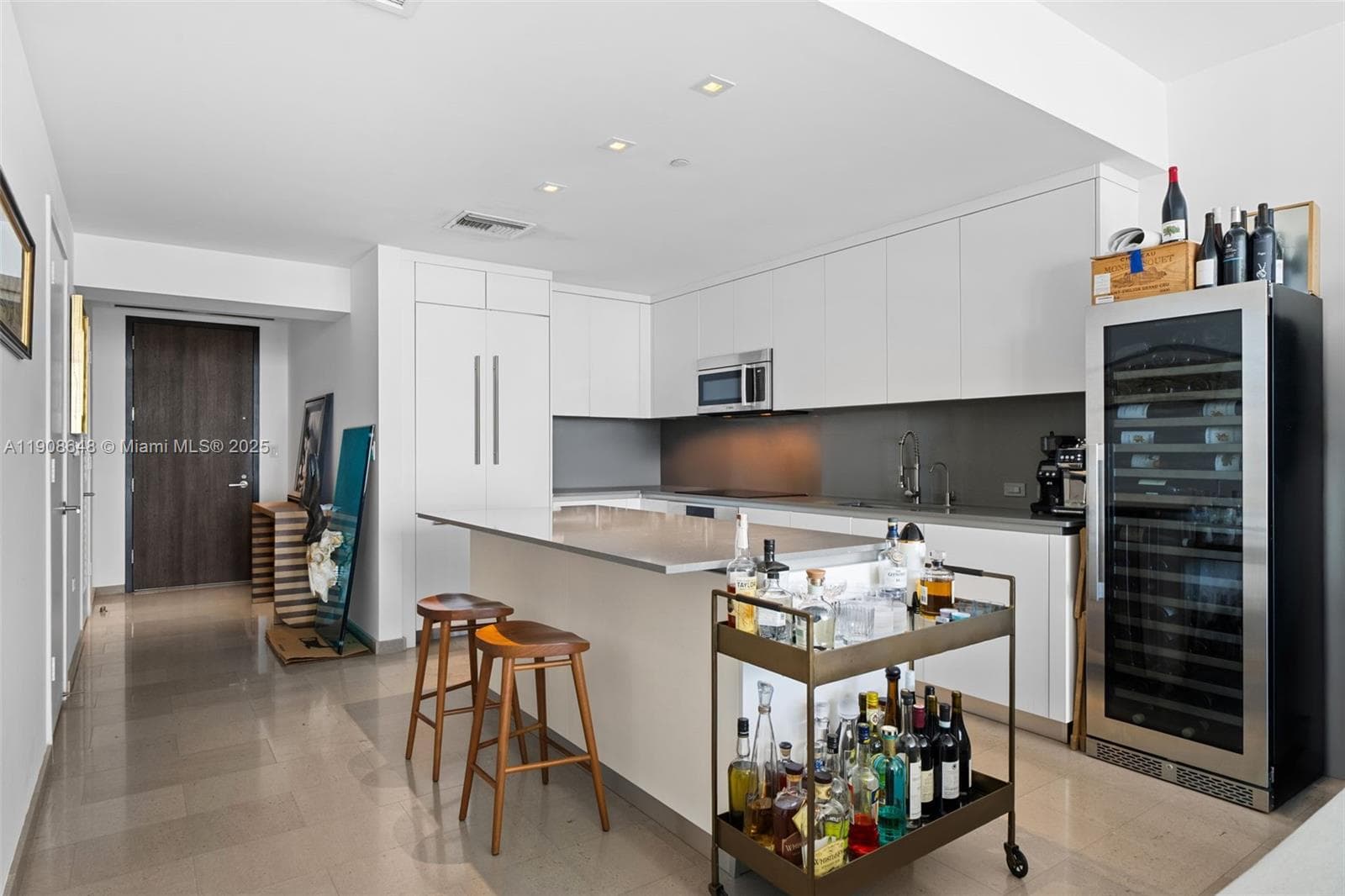 Condo at 68 SE 6th St, Miami — photo 3