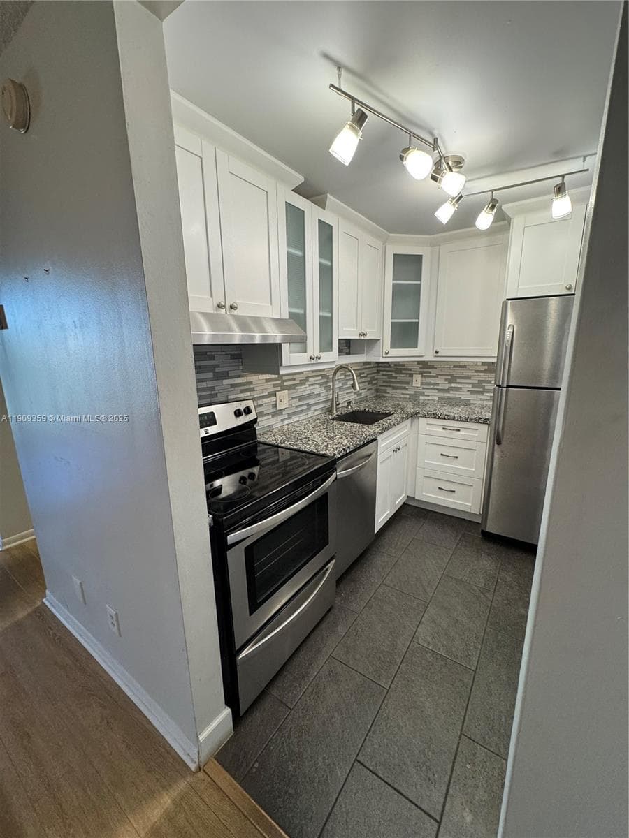 Condo en 8411 NW 8th St, Miami — foto 3