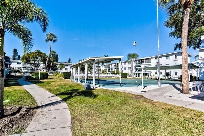 Condo at 1832 Sunny Drive, Bradenton — photo 2