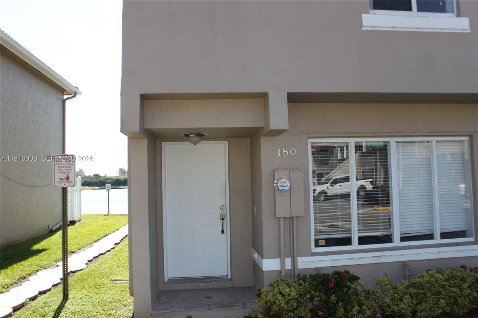 Townhouse at 180 Riviera Cir, Weston — photo 3