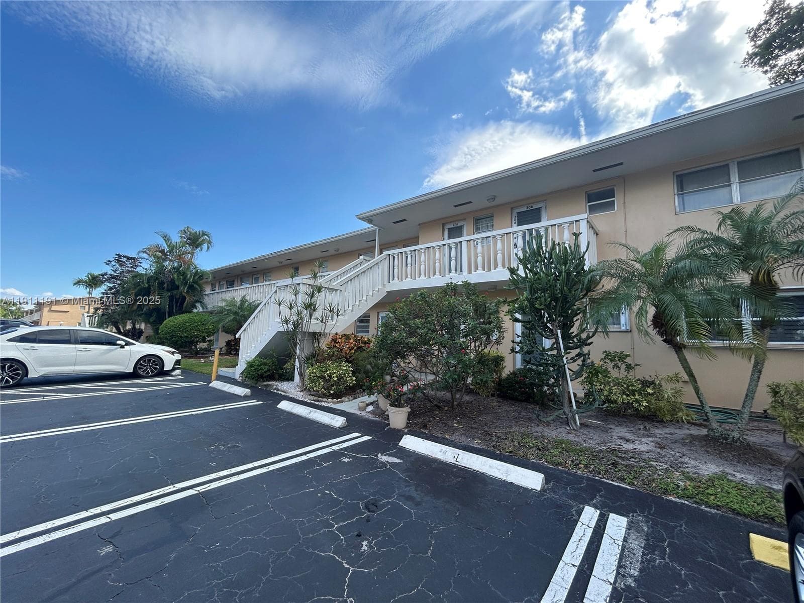 Condo at 2112 NE 1st Way, Boynton Beach, FL