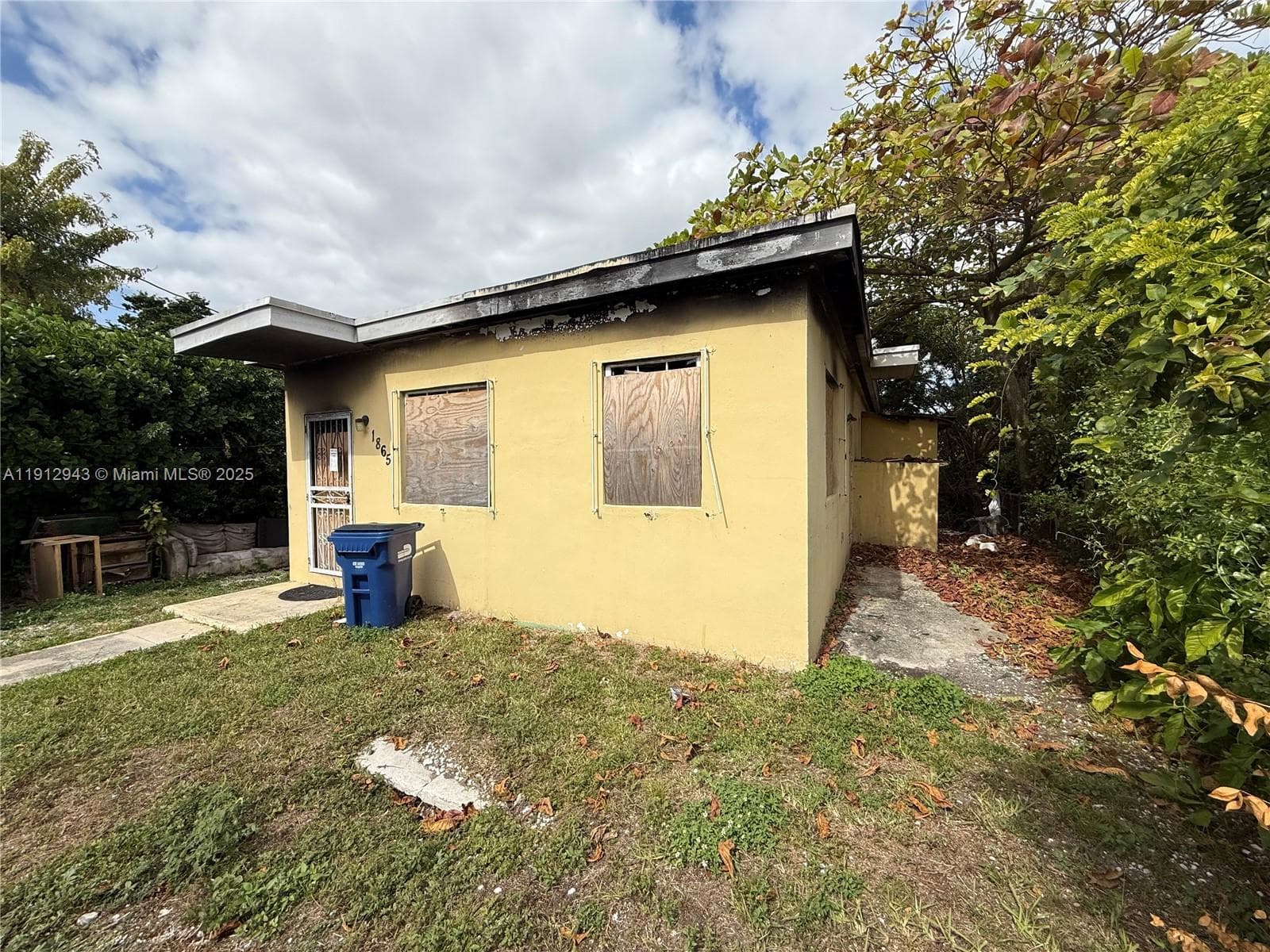 Single-family home at 1865 NW 70th St, Miami — photo 3