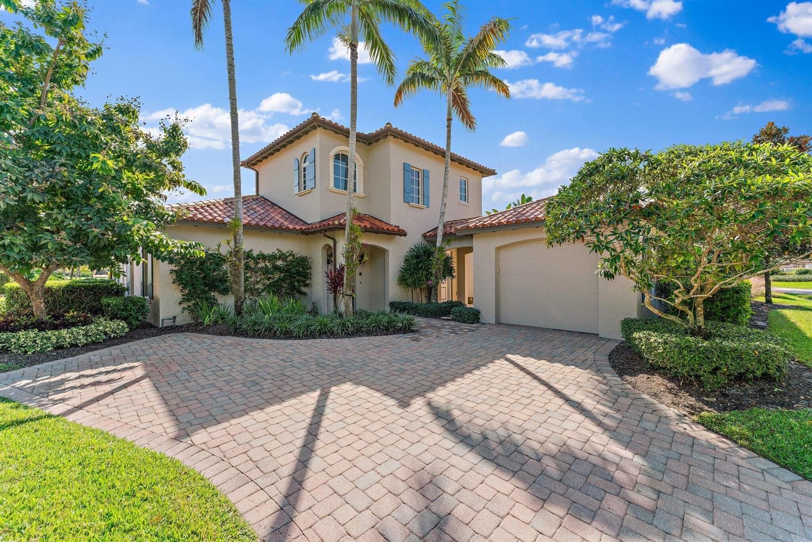 Single-family home at 611 White Pelican Way, Jupiter, FL