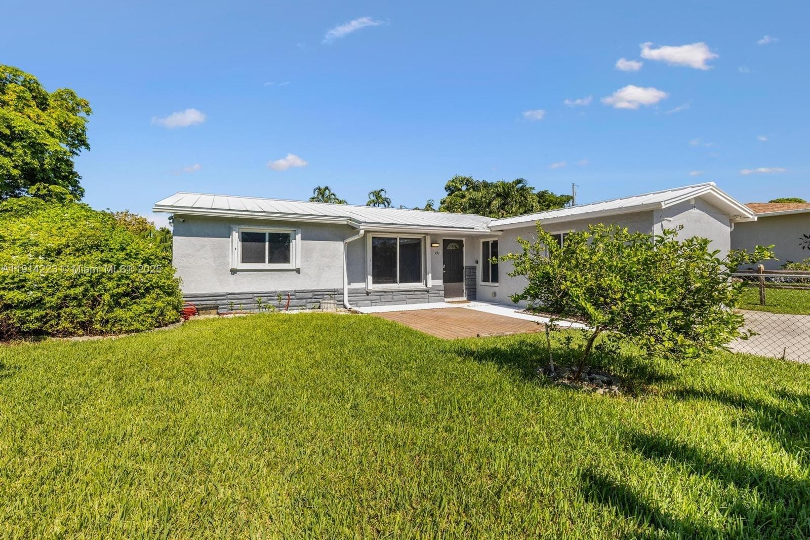 Single-family home en 191 SE 13th Ave, Pompano Beach — foto 1