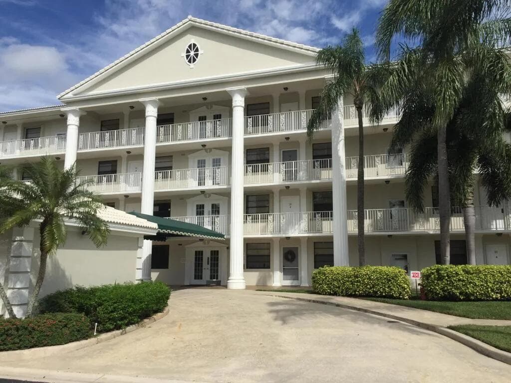 Condo at 6049 Balboa Circle, Boca Raton, FL