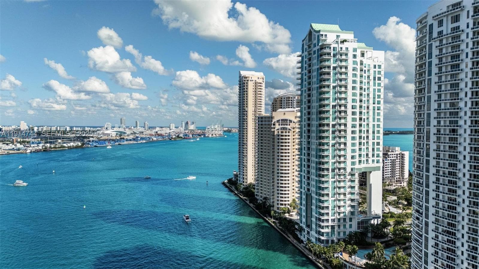 Condo at 900 Brickell Key Blvd, Miami — photo 3