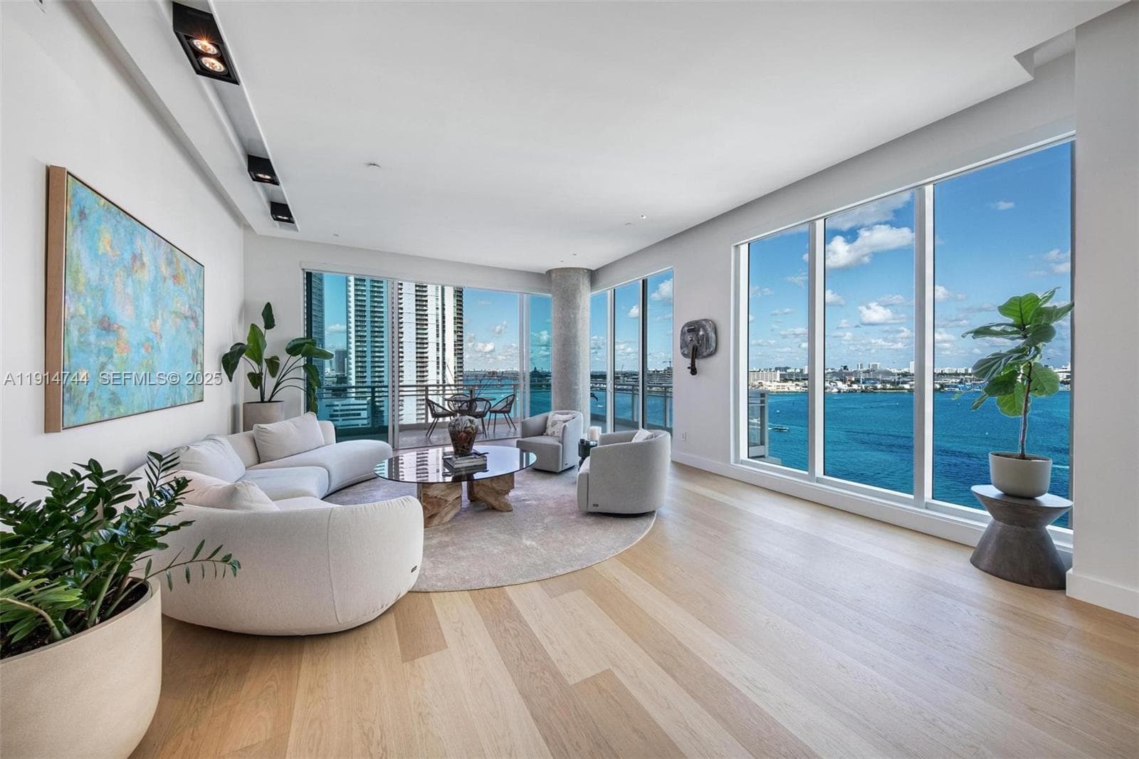 Condo at 900 Brickell Key Blvd, Miami — photo 1